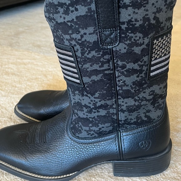 Ariat Other - Ariat Mens Boots